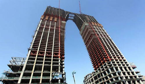 超高层钢结构建筑墙板安装